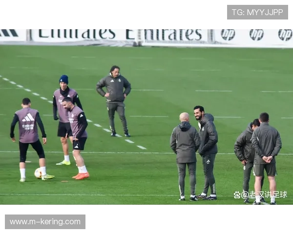 皇马左路谜题:阿韦洛亚押注卡马文加担任左后卫